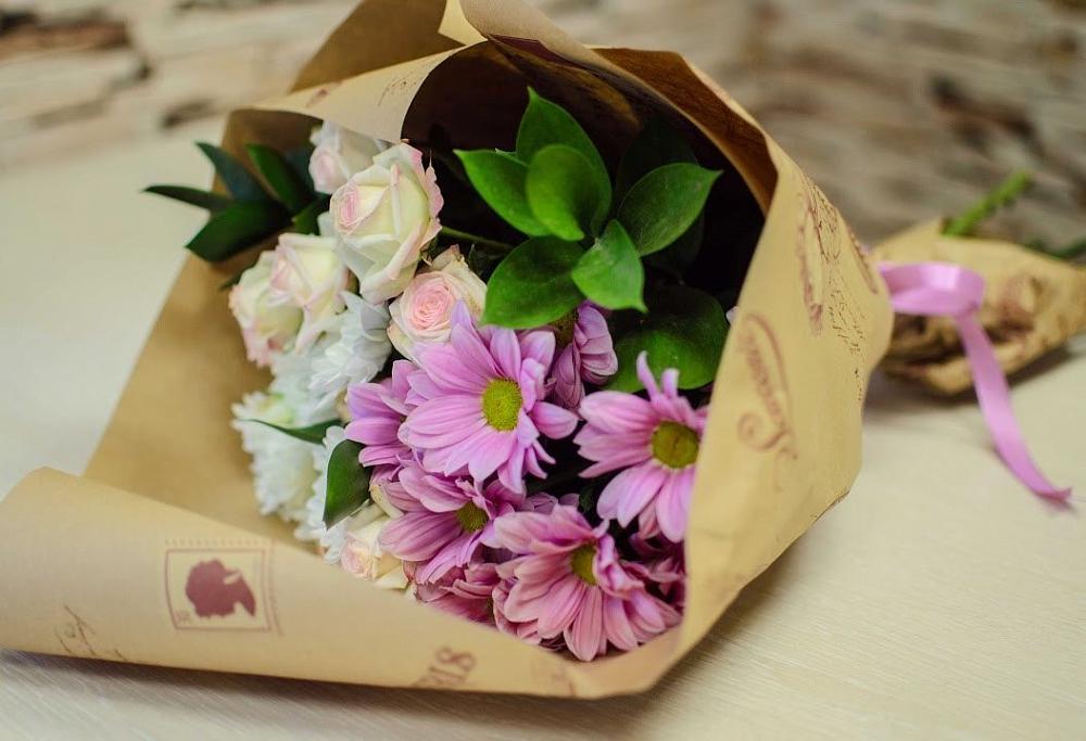 Букет цветов из: Розы и Хризантемы в Габукае