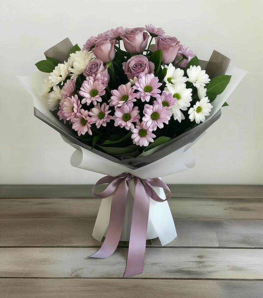 Букет цветов из: Хризантемы и Розы в Габукае
