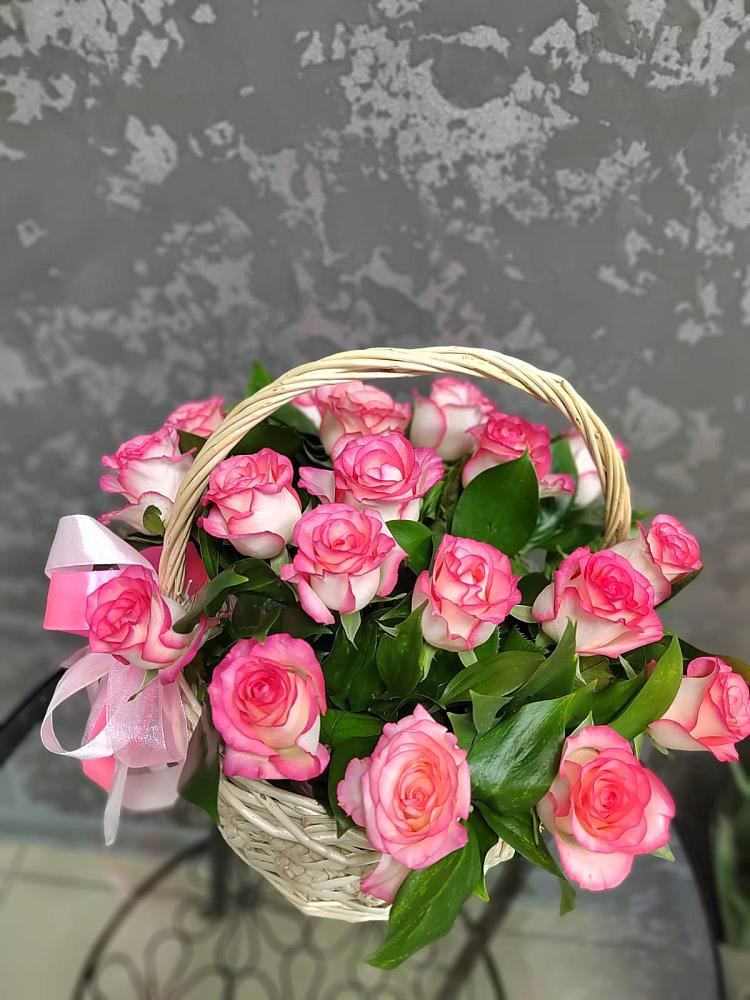 Цветочная композиция из Розы в корзине в Габукае