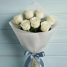 Букет 7 Белых роз Эдлесс Лав в Габукае
