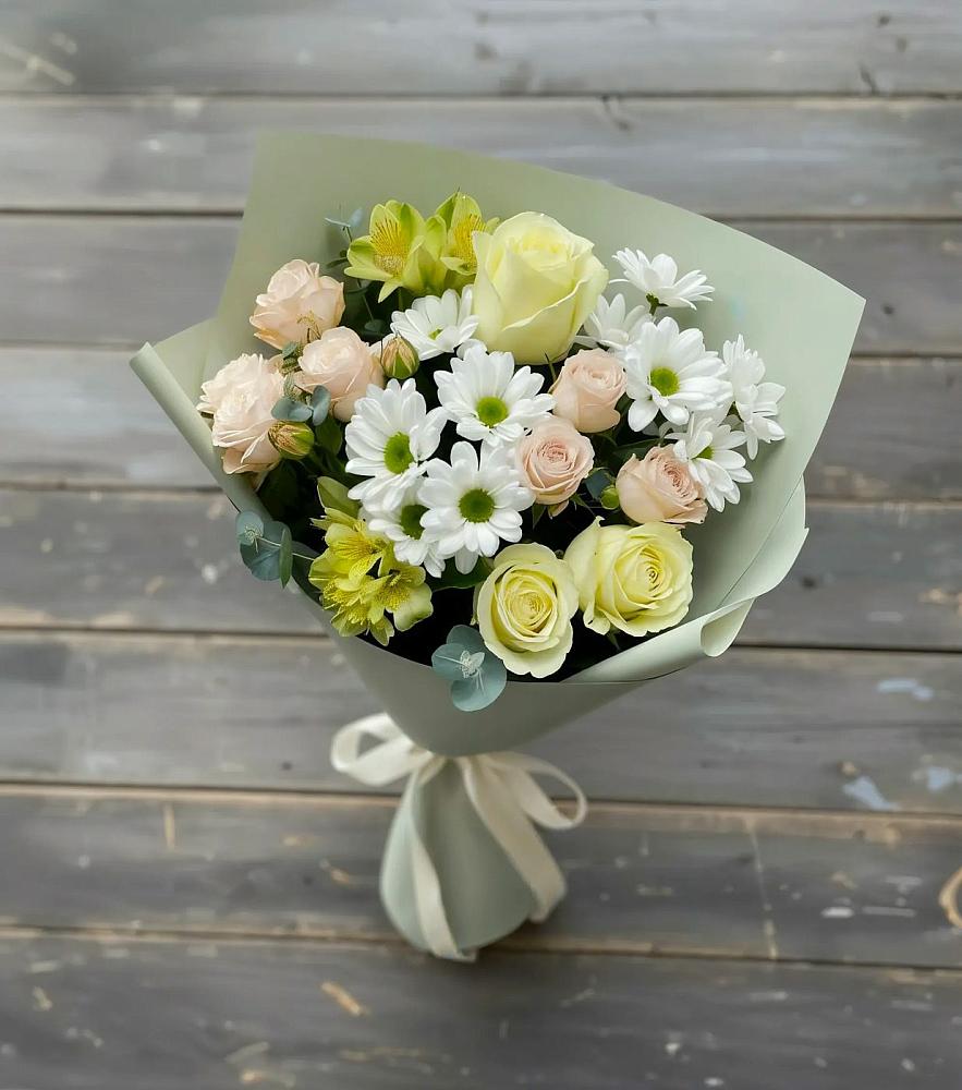 Букет цветов из: Альстромерии, Розы и Хризантемы в Габукае