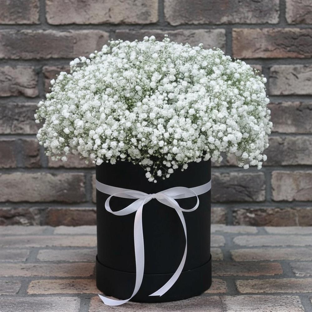 Цветочная композиция из Гипсофила в шляпной коробке в Габукае