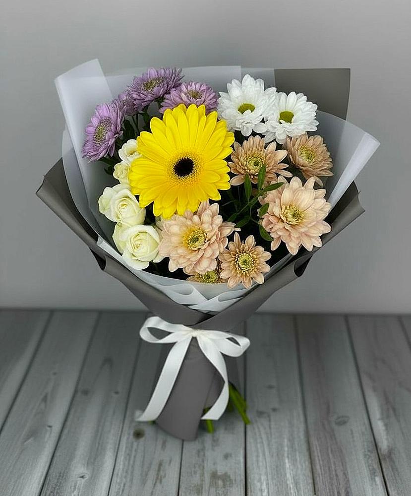 Букет цветов из: Розы, Герберы и Хризантемы в Габукае