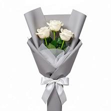 Букет 3 белые розы в Габукае