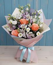 Букет цветов из:  Лизиантусы, Розы, Альстромерии и Гипсофила в Габукае