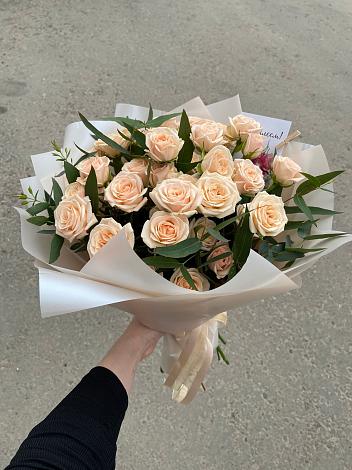Букет Кремовые розы Латте в Габукае