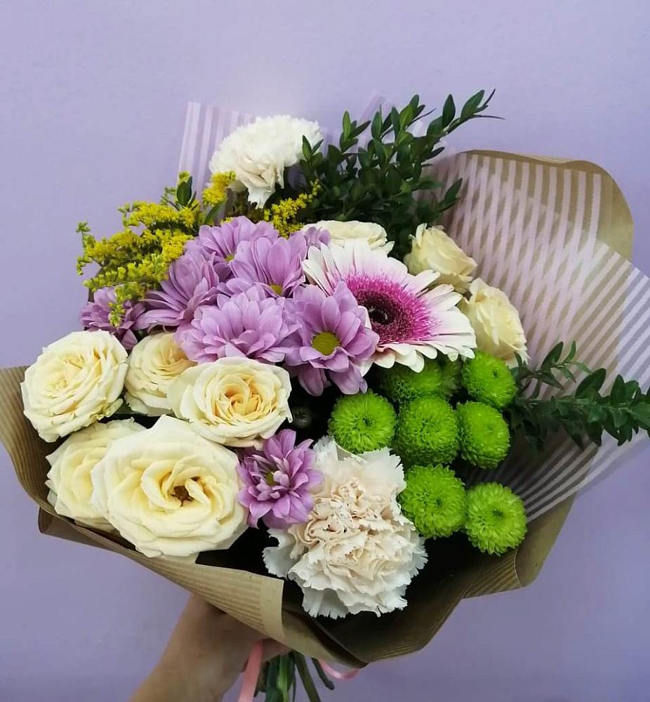 Букет цветов из: Хризантемы, Розы, Гвоздики и Герберы в Габукае