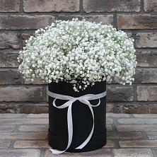 Цветочная композиция из Гипсофила в шляпной коробке в Габукае