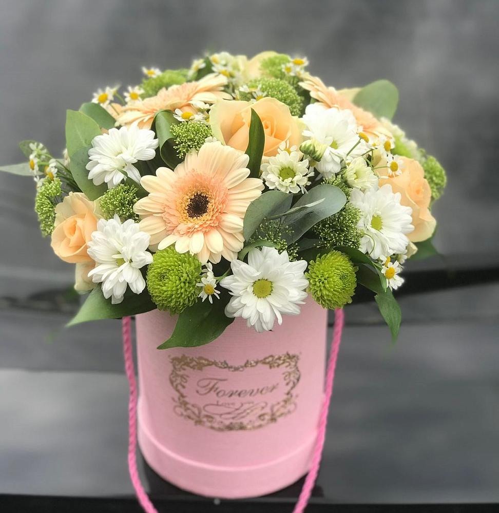 Цветочная композиция из Розы, Герберы и Хризантемы в шляпной коробке в Габукае