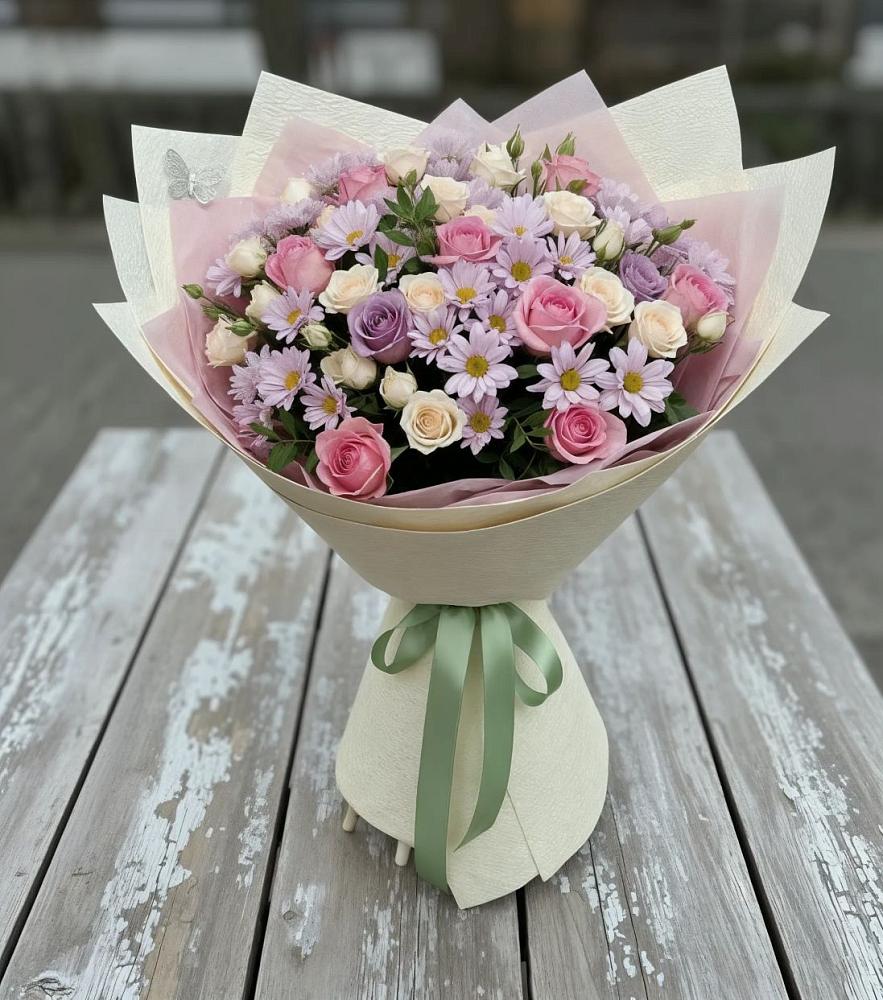 Букет цветов из: Розы и Хризантемы в Габукае